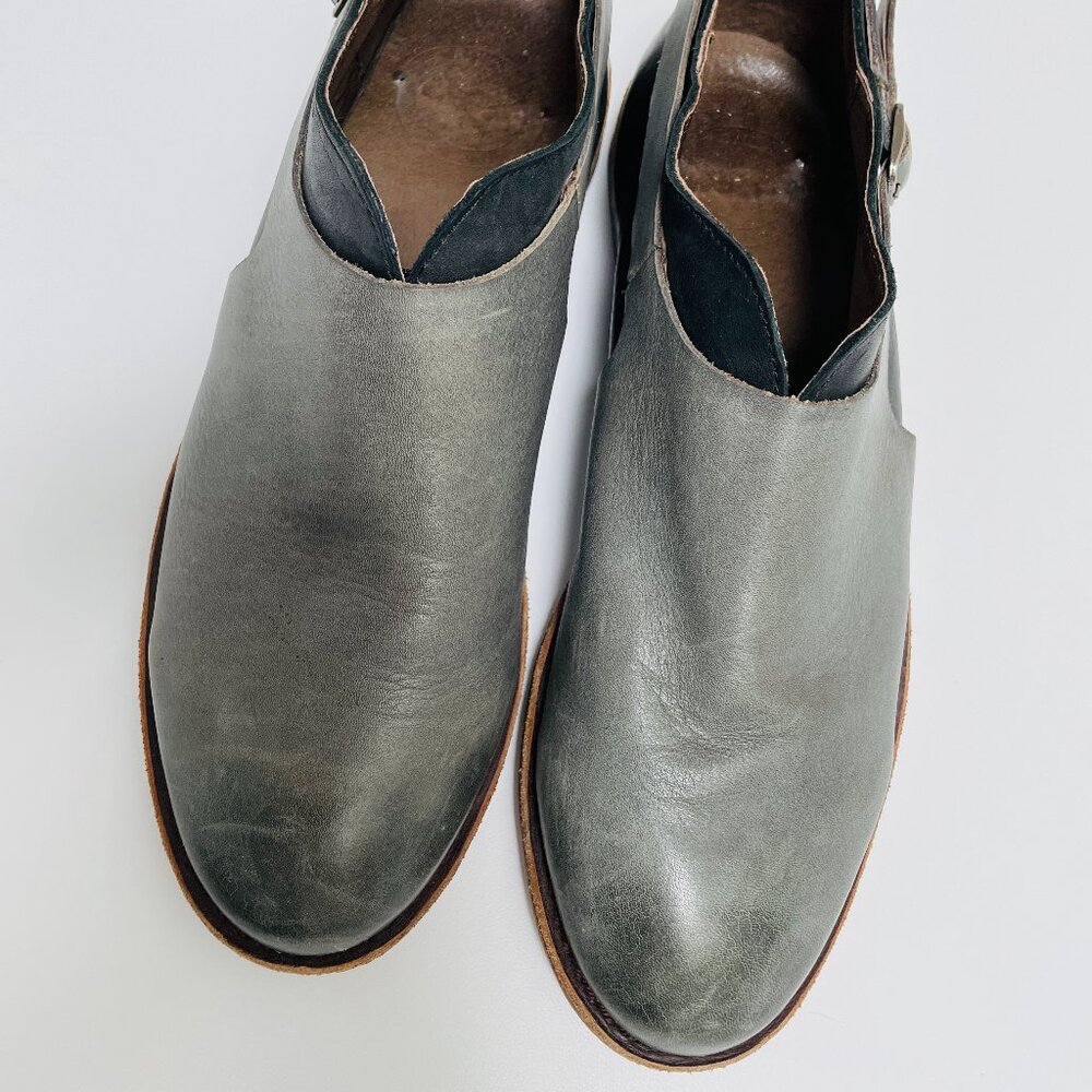 GeeWawa Slide-on Shoes, Size 10